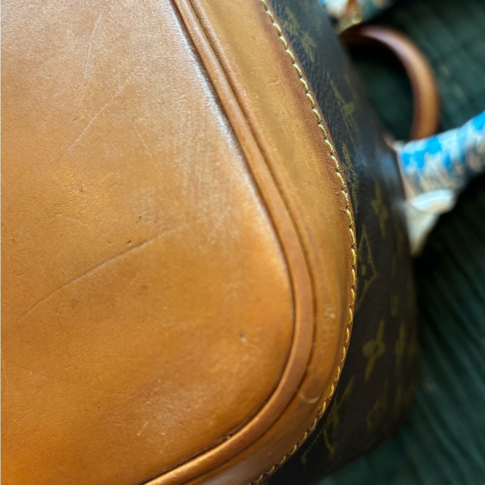 Louis Vuitton ALMA PM Brown Monogram Satchel with lock and key - Picture 7 of 16